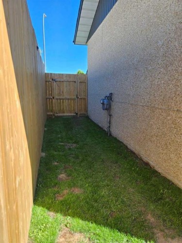 21 Pan Am Street, Swan Hills, AB - Outdoor