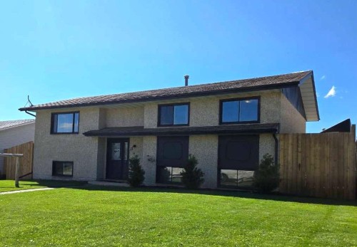 21 Pan Am Street, Swan Hills, AB - Outdoor