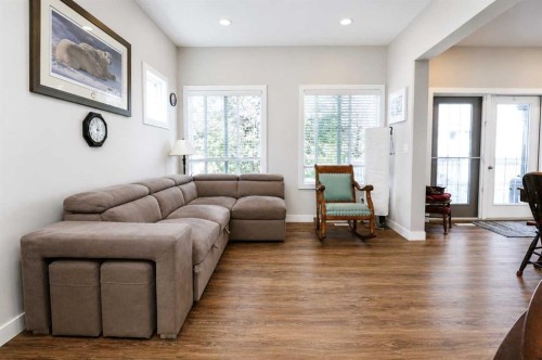 10118 96 Avenue, Grande Prairie, AB - Indoor Photo Showing Living Room