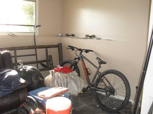 406 3 Street Nw, Manning, AB - Indoor Photo Showing Gym Room