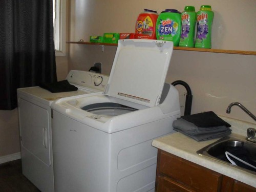 406 3 Street Nw, Manning, AB - Indoor Photo Showing Laundry Room
