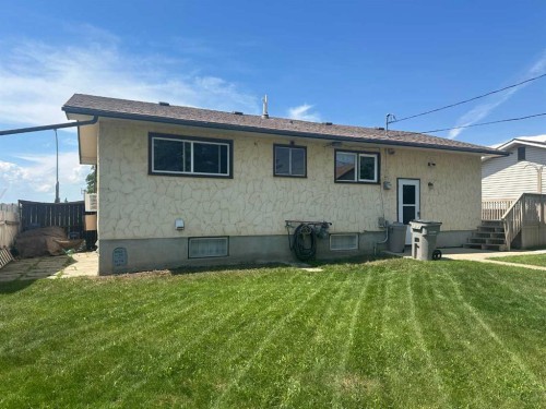11301 104 Street, Grande Prairie, AB - Outdoor
