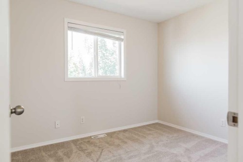 6221 91 Street, Grande Prairie, AB - Indoor Photo Showing Other Room