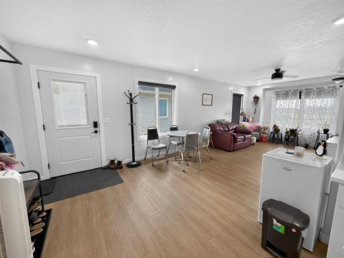 1, 2-10225 105 Ave, La Crete, AB - Indoor