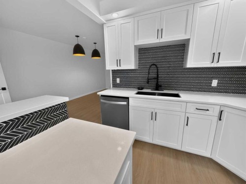 1, 2-10225 105 Ave, La Crete, AB - Indoor Photo Showing Kitchen