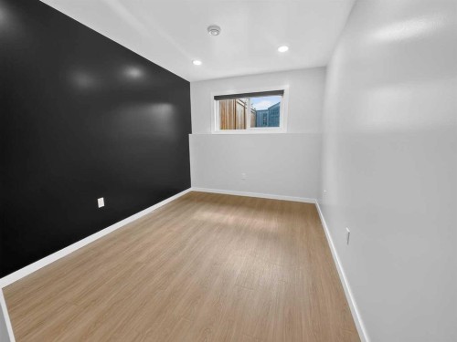 1, 2-10225 105 Ave, La Crete, AB - Indoor Photo Showing Other Room