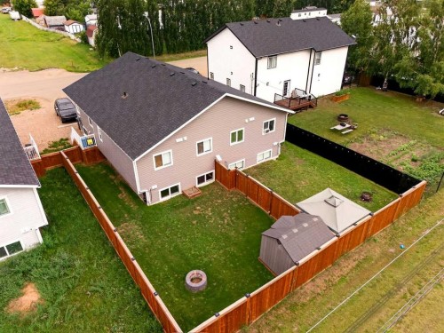 1, 2-10225 105 Ave, La Crete, AB - Outdoor