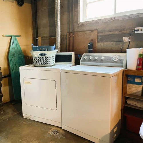 11136 103 Avenue, Fairview, AB - Indoor Photo Showing Laundry Room