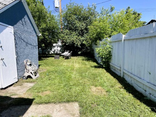 11136 103 Avenue, Fairview, AB - Outdoor