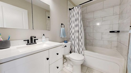 9305 91 Street, Grande Prairie, AB - Indoor Photo Showing Bathroom
