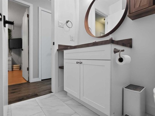727 Oak Drive, Beaverlodge, AB - Indoor Photo Showing Other Room