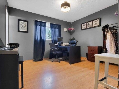 727 Oak Drive, Beaverlodge, AB - Indoor Photo Showing Office