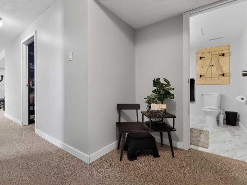 727 Oak Drive, Beaverlodge, AB - Indoor Photo Showing Other Room
