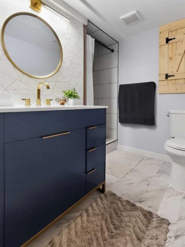 727 Oak Drive, Beaverlodge, AB - Indoor Photo Showing Bathroom