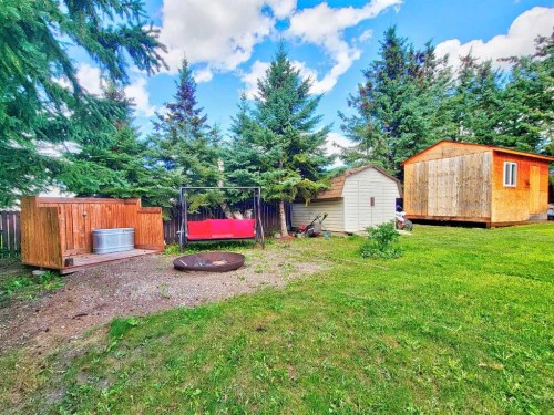 727 Oak Drive, Beaverlodge, AB - Outdoor