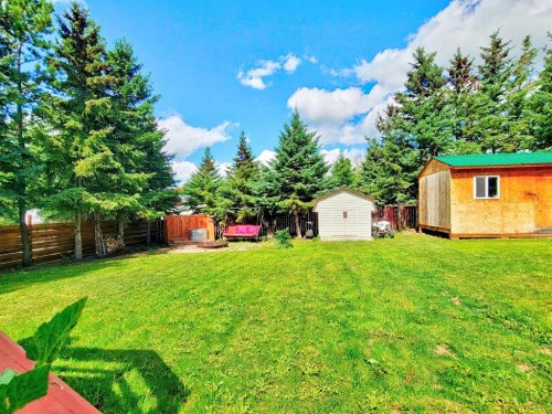 727 Oak Drive, Beaverlodge, AB - Outdoor