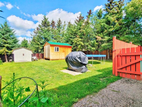 727 Oak Drive, Beaverlodge, AB - Outdoor