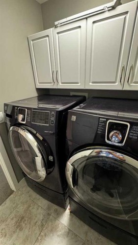 8105 112 Street, Grande Prairie, AB - Indoor Photo Showing Laundry Room