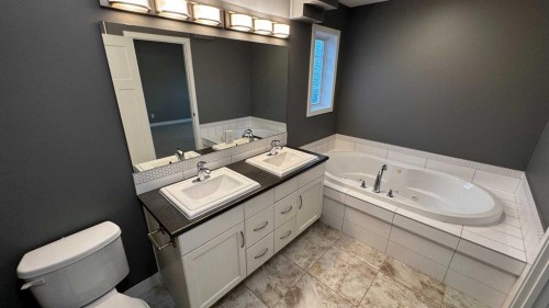 8105 112 Street, Grande Prairie, AB - Indoor Photo Showing Bathroom