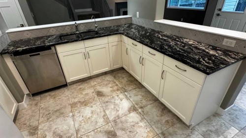 8105 112 Street, Grande Prairie, AB - Indoor Photo Showing Kitchen