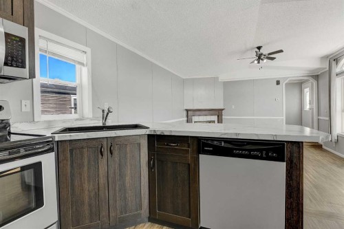 12128 98 Street, Grande Prairie, AB - Indoor Photo Showing Kitchen