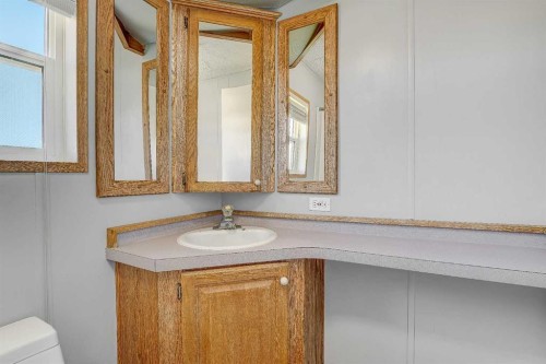 12128 98 Street, Grande Prairie, AB - Indoor Photo Showing Bathroom