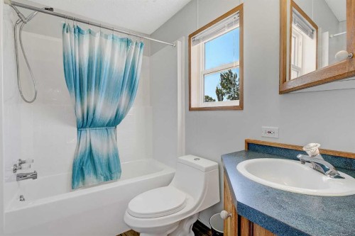 12128 98 Street, Grande Prairie, AB - Indoor Photo Showing Bathroom