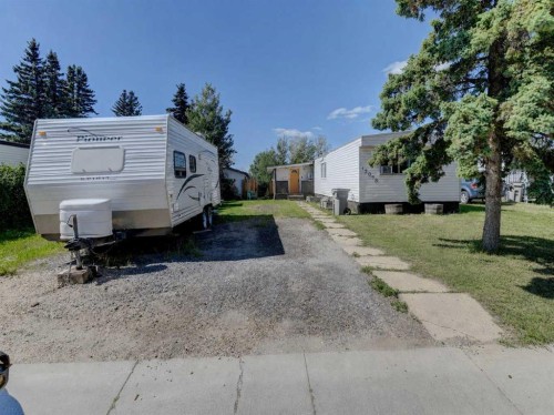 12038 97 Street, Grande Prairie, AB - Outdoor