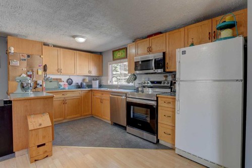 12038 97 Street, Grande Prairie, AB - Indoor Photo Showing Kitchen