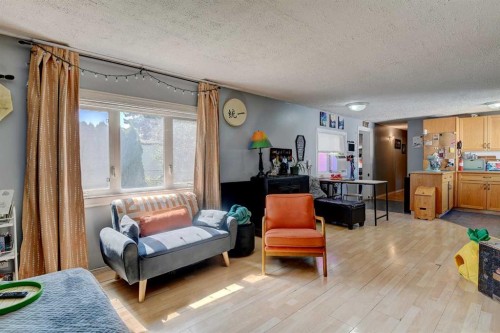 12038 97 Street, Grande Prairie, AB - Indoor Photo Showing Living Room