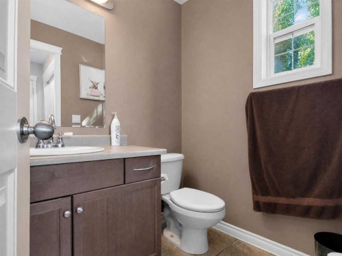 11220 69 Avenue, Grande Prairie, AB - Indoor Photo Showing Bathroom