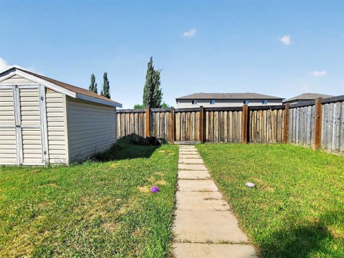 11220 69 Avenue, Grande Prairie, AB - Outdoor