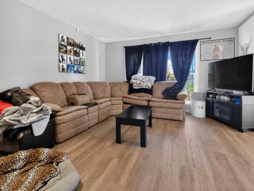 11220 69 Avenue, Grande Prairie, AB - Indoor Photo Showing Living Room