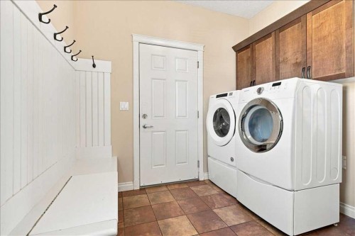 9335 Lakeshore Court, Grande Prairie, AB - Indoor Photo Showing Laundry Room