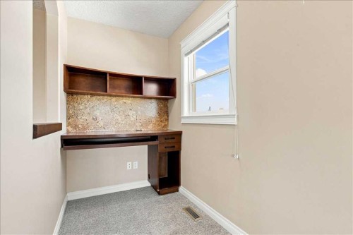 9335 Lakeshore Court, Grande Prairie, AB - Indoor Photo Showing Other Room