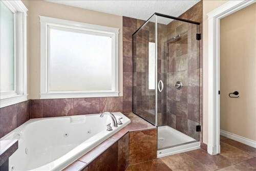 9335 Lakeshore Court, Grande Prairie, AB - Indoor Photo Showing Bathroom