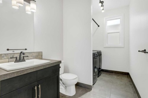 8006 112A Street, Grande Prairie, AB - Indoor Photo Showing Bathroom