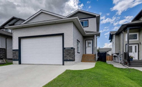 8006 112A Street, Grande Prairie, AB - Outdoor