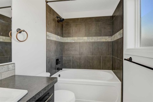 8006 112A Street, Grande Prairie, AB - Indoor Photo Showing Bathroom