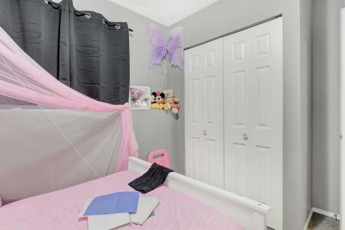 7209 105 Street, Grande Prairie, AB - Indoor Photo Showing Bedroom