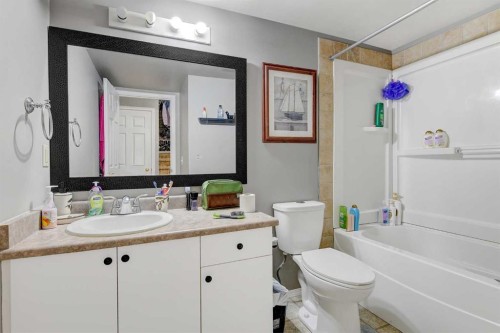7209 105 Street, Grande Prairie, AB - Indoor Photo Showing Bathroom