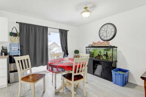 7209 105 Street, Grande Prairie, AB - Indoor Photo Showing Dining Room