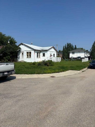9302 105 Avenue, Grande Prairie, AB - Outdoor