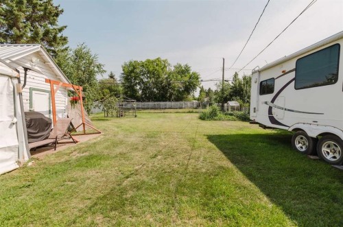 908 6 Avenue, Beaverlodge, AB - Outdoor