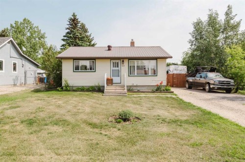 908 6 Avenue, Beaverlodge, AB - Outdoor