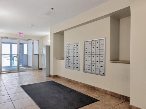 302-9810 96 Street, Grande Prairie, AB - Indoor Photo Showing Other Room