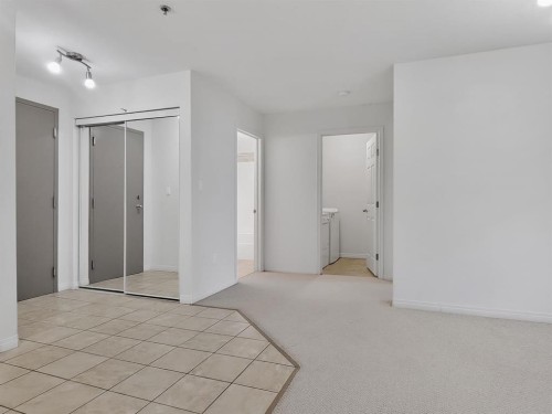 302-9810 96 Street, Grande Prairie, AB - Indoor Photo Showing Other Room
