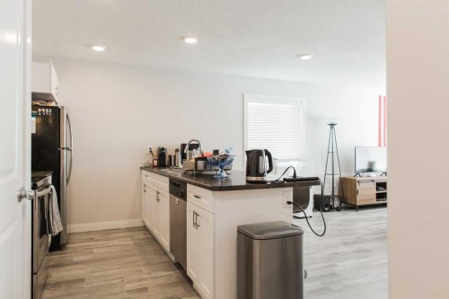 9514 112, Clairmont, AB - Indoor Photo Showing Kitchen