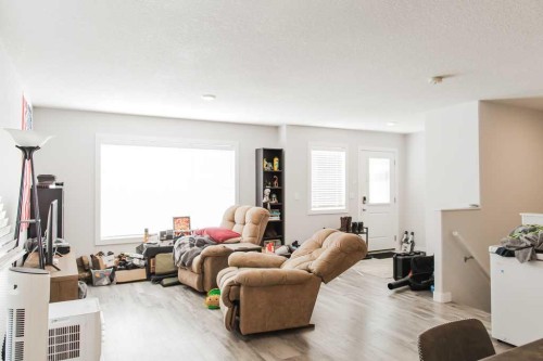 9514 112, Clairmont, AB - Indoor Photo Showing Living Room