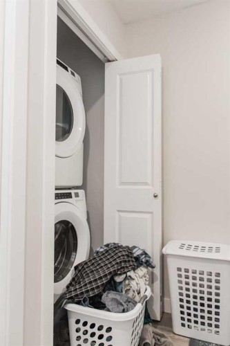 9514 112, Clairmont, AB - Indoor Photo Showing Laundry Room
